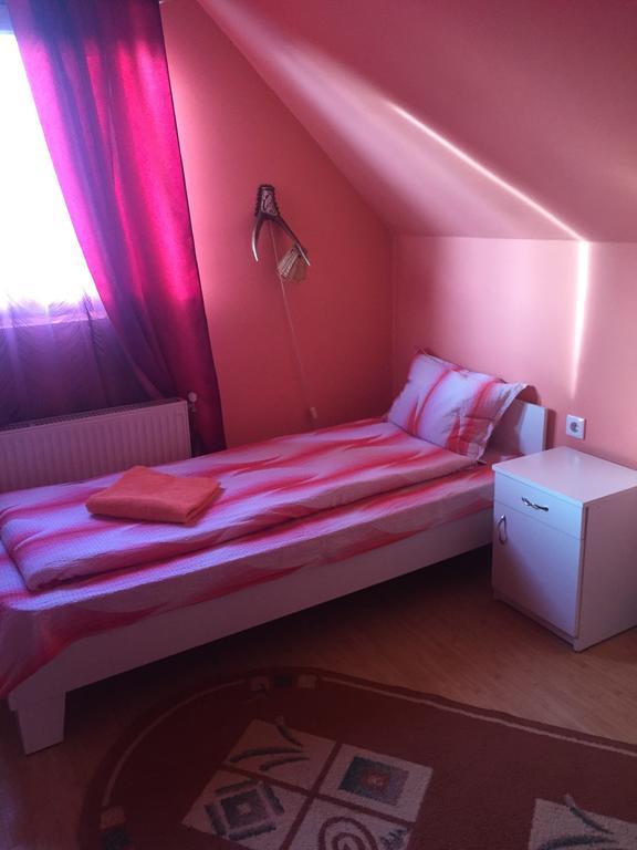 Lăzarea Becze Vanda Kulcsoshaz מראה חיצוני תמונה
