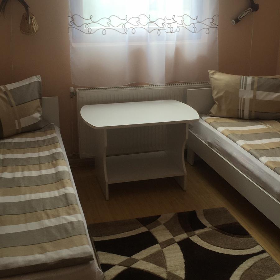 Lăzarea Becze Vanda Kulcsoshaz מראה חיצוני תמונה